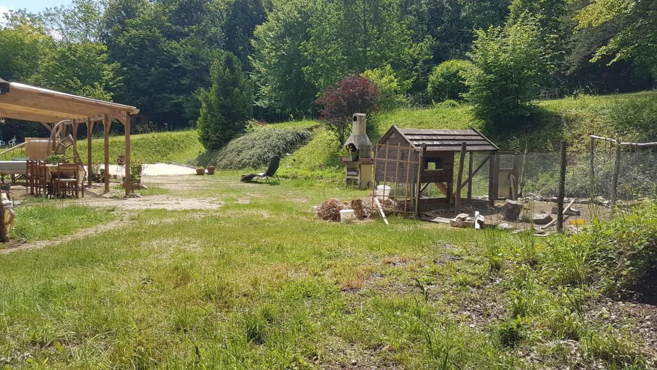 Lovely 2-Bed Shepherds Hut In A Forest Sougeres-en-Puisaye Exteriér fotografie